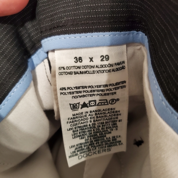 Men's Dockers Signature Khaki Pants - Picture 3 of 4